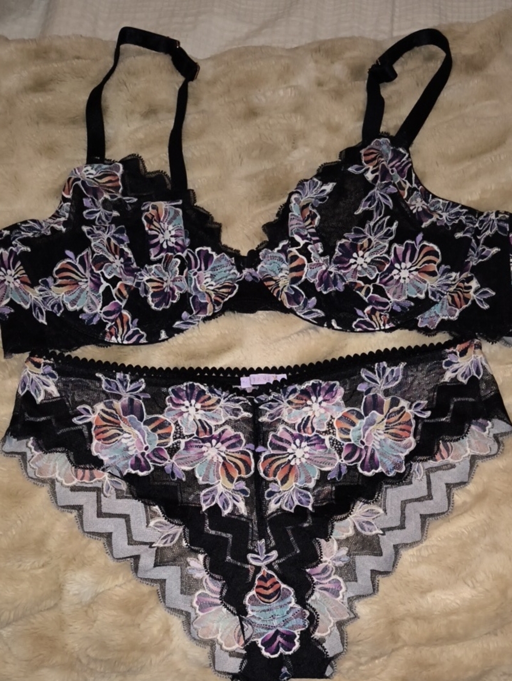 Savage X Fenty Zig Zag Zen Unlined Lace Bra & Panty Set